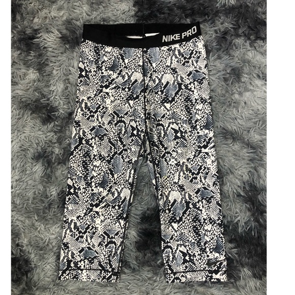 Nike pro leggings - Picture 2 of 7